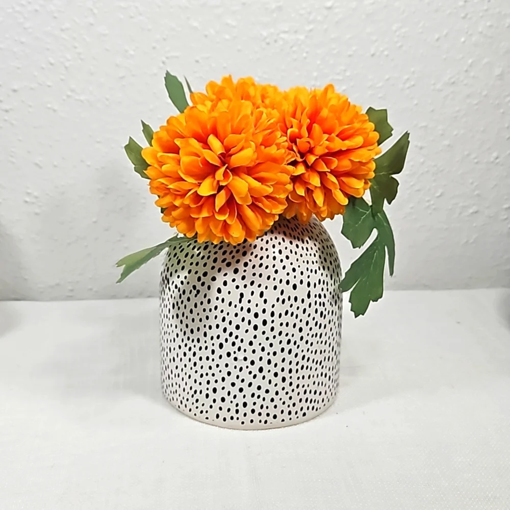 unique ankyo speckled spotted dolomite vase